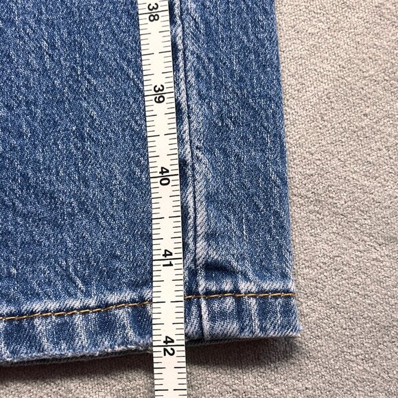 Levi's 505 Regular Fit Medium Wash - Picture 8 of 11